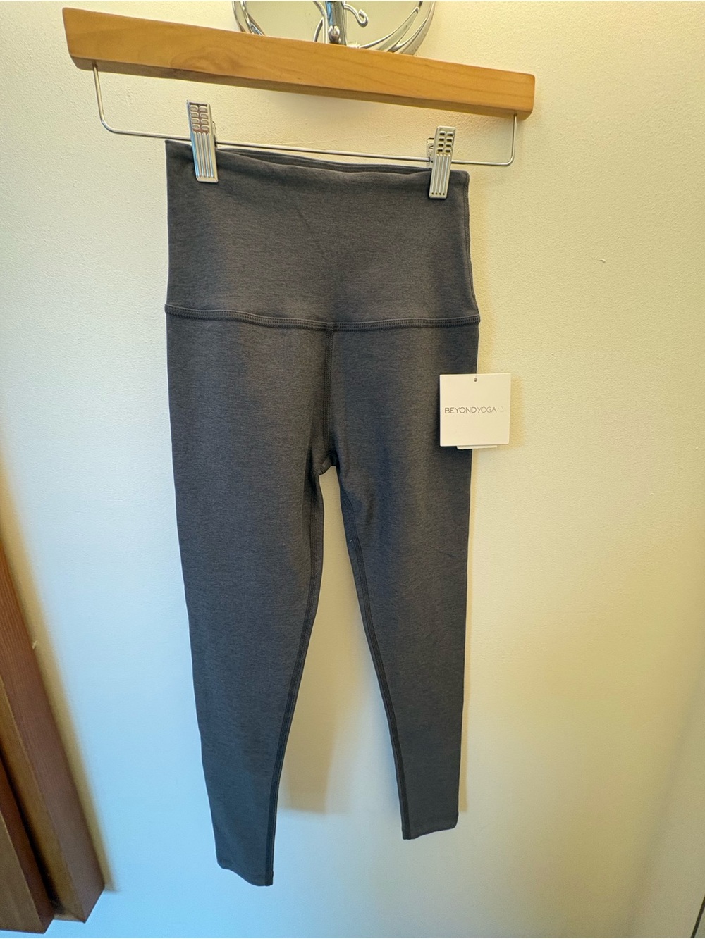Beyond Yoga Caught In The Midi High-Waisted Leggings - True Gray Heather
